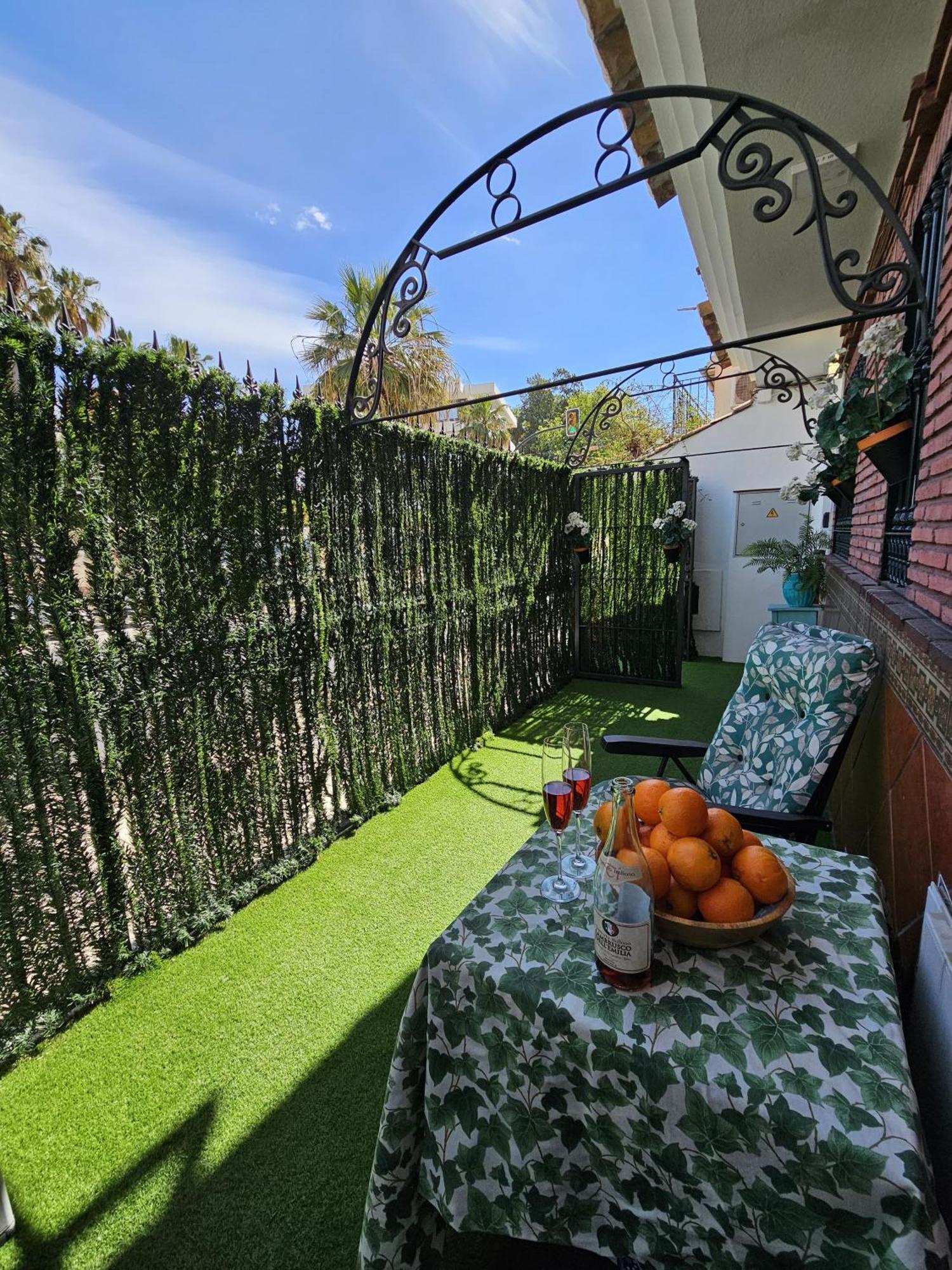 Pedregalejo Beach House Apartment Malaga Exterior photo
