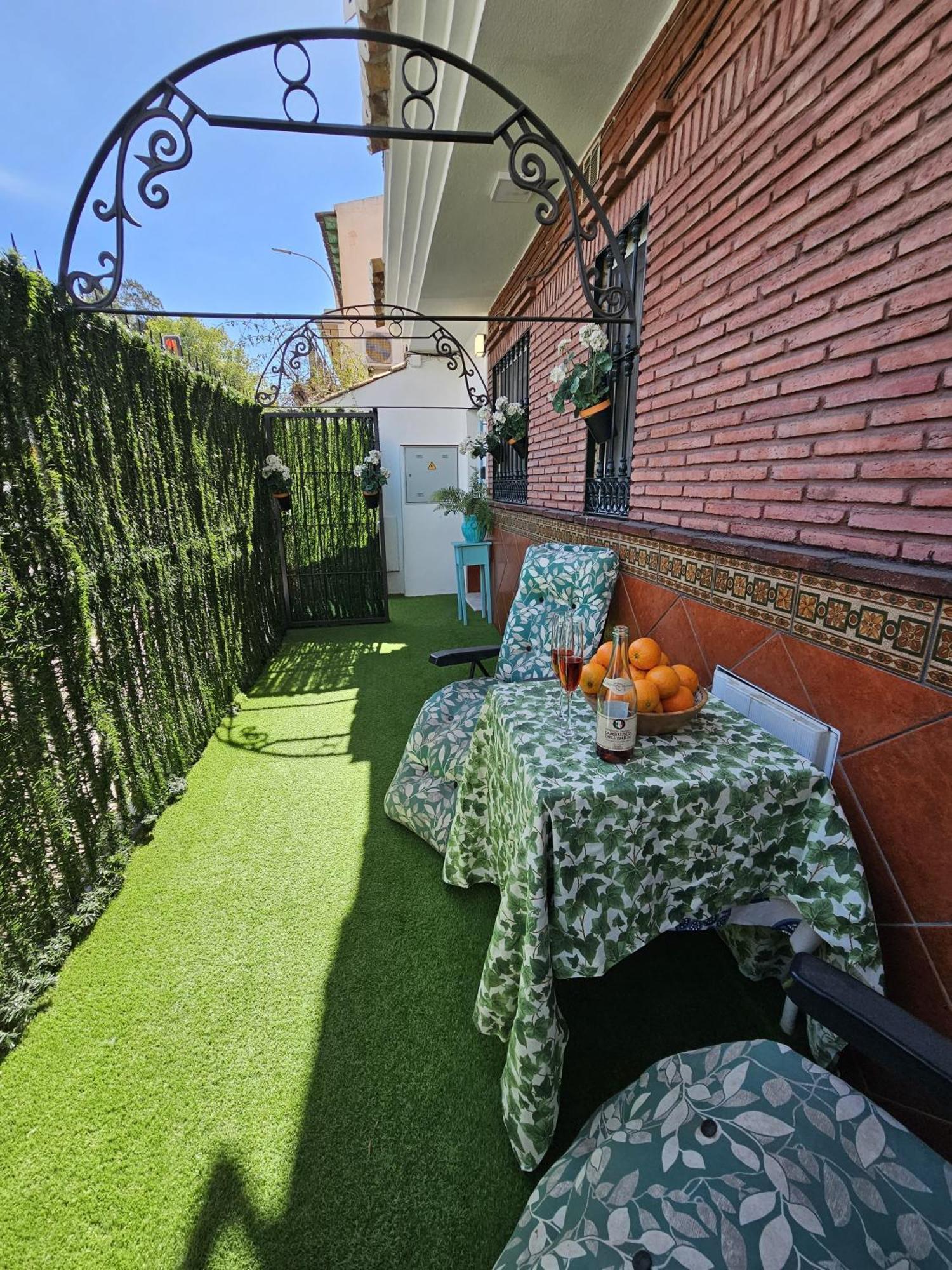 Pedregalejo Beach House Apartment Malaga Exterior photo